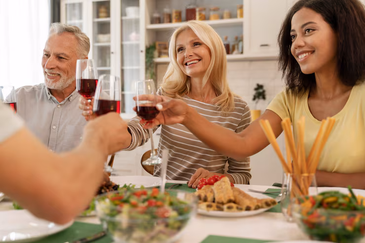 famille heureuse train diner ensemble 23 2149117512